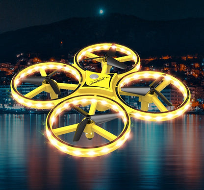 Drone à Commande par Montre à Quatre Axes